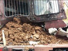  விழுப்புரம் அருகே ஆளில்லா லெவல் கிராசிங்கை கடக்க முயன்ற டிராக்டர் மீது ரயில் மோதி விபத்து 