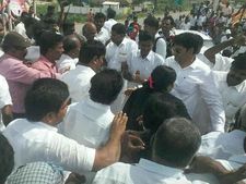 'மேடி'யோடு ஜோடி சேர்ந்த தெம்பு...  சென்னைக்கு வெளியே அரசியல் வலம் வரும் தீபா