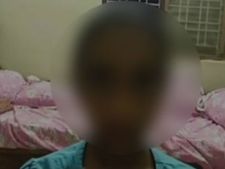 சீருடை அணியாத சிறுமியை ஆண்கள் கழிவறையில் நிற்க வைத்த ஹைதராபாத் பள்ளி 