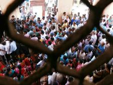 போராட்டம்.. நாமக்கல் ஆசிரியர்கள் 2,210 பேரிடம் விளக்கம் கேட்டு கல்வி அதிகாரி நோட்டீஸ்! 