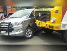 திமுக எம்எல்ஏ கார்த்திக் கார் மீது லாரி மோதி விபத்து 
