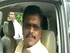  பெங்களூர் சிறையில் சசிகலாவை சந்திக்கும் தினகரன் ஆதரவு எம்எல்ஏக்கள்.. முக்கிய முடிவு வெளியாகிறதா? 