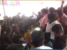 அனிதா உடலுக்கு திருமாவளவன், வீரமணி, சுப.வீ, பா.ரஞ்சித் நேரில் அஞ்சலி.. அரசுக்கு எதிராக முழக்கம் 