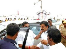 திண்டுக்கல்லை கிராஸ் செய்த முதல்வர் எடப்பாடி.. எட்டிப்பார்க்காத 'நத்தம்’ அணி! 