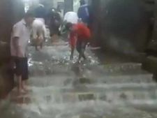 மதுரையில் கொட்டித்தீர்த்த கனமழை: மீனாட்சியம்மன் கோவிலுக்குள் புகுந்த மழை நீர்! 