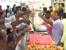 புதுவை: இனிப்பு கடைகளில் அதிகாரிகள் சோதனை