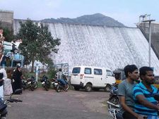 2 ஆண்டுகளுக்குப்பின்  அடவிநயினார் நீர்த்தேக்கம் நிரம்பியது... நெல்லை மக்கள் மகிழ்ச்சி 