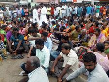 குமரி மீனவர்கள் போராட்டத்தைத் தூண்டிவிட்டதாக 7 பேர் கைது 