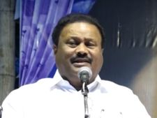 திருவிழாவில் பிள்ளையை ஏமாற்றியது போல ஆர்கே நகர் தேர்தல்... திண்டுக்கல் சீனிவாசன் புதுக்கதை! 