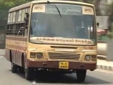 பேருந்து கட்டண உயர்வைக் கண்டித்து திருவண்ணாமலையில் மாணவ மாணவிகள் போராட்டம்! 