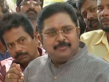 திராவிடர்களை அழிக்கப் போகிறாரா ரஜினி?.. தினகரன் திடுக் கேள்வி! 
