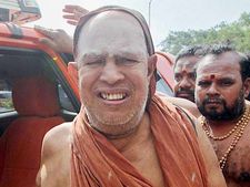 அயோத்தி பிரச்னையில் மத்தியஸ்தராக பேச்சுவார்த்தை நடத்திய ஜெயேந்திரர்! 