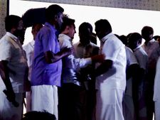 எங்களிடம் மடியேந்தி பிச்சை கேட்பதாக சொன்ன சுஷ்மா சுவராஜ்.. கமல் முன்னிலையில் மீனவர்கள் ஆதங்கம் 
