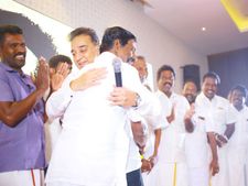 பொன்னாடை போர்த்தும் பழக்கம் இல்லை.. மீ்னவர்களை கட்டிப்பி்டித்து கமல் அசத்தல்! 