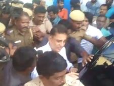 கலாம் பள்ளிக்கு செல்லாமல் தடுத்ததில் அரசியல்: கமல் பகிரங்க குற்றச்சாட்டு 