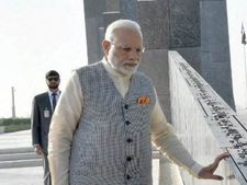 துபாயில் இந்து கோவில்.. அடிக்கல் நாட்டினார் பிரதமர் மோடி 