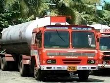 டேங்கர் லாரி உரிமையாளர்களுடன் எண்ணெய் நிறுவன அதிகாரிகள் பேச்சுவார்த்தை.. மும்பையில் தொடங்கியது 