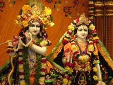 ஜோடிகளுக்கு சிறப்பு பூஜை.. பிரேக்கப்பிற்கு பரிகாரம்.. தமிழ்நாட்டில் ஒரு காதலர் தின கோவில்! 