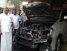 கோவை: பாஜக நிர்வாகி, இந்து முன்னணி பிரமுகர் வீடுகளில் பெட்ரோல் குண்டு வீச்சு 