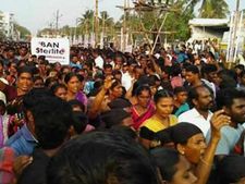 ஸ்டெர்லைட் ஆலைக்கு எதிராக தூத்துக்குடி குமரெட்டியாபுரம் கிராம மக்கள் 44வது நாளாக போராட்டம் 