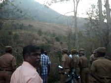 தேனி காட்டுத் தீயில் சிக்கிய சென்னை, ஈரோடு, திருப்பூர் மாணவிகள் 