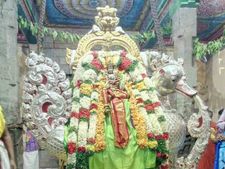 சித்திரை திருவிழா: மதுரை குலுங்க... குலுங்க... பவனி வரும் மீனாட்சி சொக்க நாதர் 