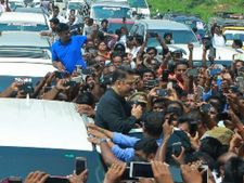 திமுகவின் அனைத்து கட்சி கூட்டத்தில் எனக்கு அழைப்பில்லை.. கமல்ஹாசன் ஆதங்கம்! 