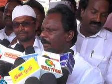 புரட்சி பாரதம் கட்சி போராட்டத்தால் ஸ்தம்பித்த திருவள்ளூர்.. கலெக்டர் அலுவலகம் மூடப்பட்டது! 