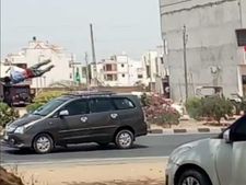 தூத்துக்குடி கலெக்டர் அலுவலகம் அருகே விபத்து... குலைநடுங்க வைக்கும் வீடியோ காட்சிகள் 