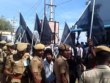 ஆளுநர் பன்வாரிலால் புரோஹித்துக்கு எதிராக திமுக கறுப்புக்கொடி போராட்டம்.. கைது 