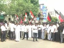  தூத்துக்குடி துப்பாக்கி சூடு..சென்னையில் திமுக மறியல் போராட்டம்.. ஆயிரக்கணக்கானோர் கைது!