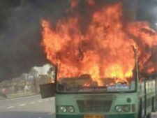 தூத்துக்குடி கருங்குளத்தில் அரசுப் பேருந்துக்கு தீ வைக்கப்பட்ட சம்பவம்..சிகிச்சைப் பலனின்றி பெண் பலி