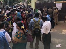 தொடரும் நீட் துயரங்கள்..கோவையில் நீட் தேர்வு எழுதிய மாணவர் திடீர் மயக்கம் 