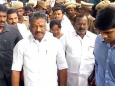  தூத்துக்குடி மருத்துவமனை சென்ற ஓபிஎஸ்.. செய்தியாளர்களை உள்ளே அனுமதிக்காத போலீஸ்..  