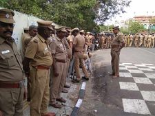 முதல்வர் பழனிச்சாமி இல்லம் முன்பு போராட்டம் நடக்க வாய்ப்பு.. அதிக அளவில் போலீஸ் குவிப்பு 