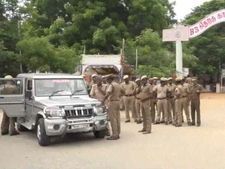 'வேல்முருகனோட ஜெயிலுக்குப் போறீங்களா....?' - தி.மு.க புள்ளிக்கு ஷாக் கொடுத்த தூத்துக்குடி போலீஸ் 