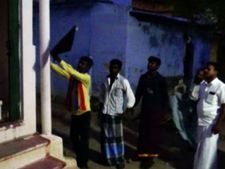 பசுமை வழிசாலை எதிர்ப்பு: 5 மாவட்டங்களில் லட்சக்கணக்கான மக்கள் வீடுகளில் கருப்பு கொடி ஏற்றி போராட்டம்