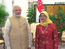 சிங்கப்பூர் அதிபர் ஹலிமா யாகூப்புடன் பிரதமர் மோடி சந்திப்பு- ஷாங்கரி லா உரையாடலில் பங்கேற்பு 