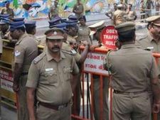 சொத்துக்காக தந்தையை கடத்தி தாக்கிய மகன்.. தப்பி வந்து போலீஸில் பரபர புகார்