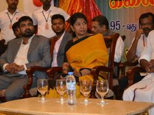 துபாயில் களைகட்டிய திமுக தலைவர் கருணாநிதி பிறந்த நாள்.. எம்பி கனிமொழி பங்கேற்பு 