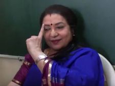  பாலியல் தொல்லை இருந்தால் எதற்கு அடுத்தடுத்து செல்கின்றனர்.. நடிகைகளுக்கு லதா கேள்வி! 