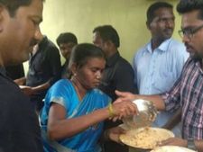 திருப்பூர் பாப்பம்மாளை பணி செய்ய விடாமல் தடுத்த 4 பேர் கைது 