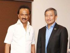 ஸ்டாலின், கமலை சிங்கப்பூர் அமைச்சர் சந்தித்ததன் பின்னணி என்ன? 