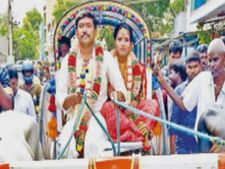 மாட்டு வண்டியில் பொண்ணு சரி.. அட.. அந்த மாட்டு வண்டியை ஓட்றது யாருப்பா..  ஒரு விசேஷ கல்யாணம் 