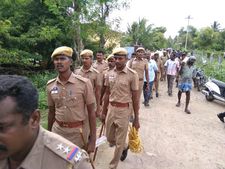 8 வழிச்சாலைக்கு எதிர்ப்பு.. 5 மாவட்டங்களில் விவசாயிகள் மனிதச் சங்கிலி போராட்டம் 