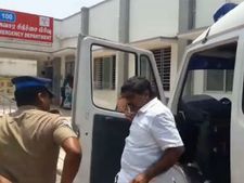 அழகு நிலையத்தில் புகுந்து பெண்ணை தாக்கிய திமுக மாஜி கவுன்சிலர் சிறையில் அடைப்பு 