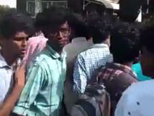 பாலியல் புகாருக்குள்ளான கோவை கல்லூரி சேர்மனை கைது செய்க.. மாணவர்கள் கொந்தளிப்பு! 