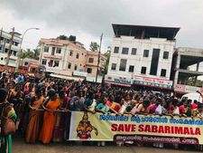 திணறும் இடதுசாரிகள்.. ஸ்கோர் செய்த பாஜக.. கேரளாவில் காவிக்கு கை கொடுத்த சபரிமலை! 