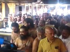 உச்சநீதிமன்ற தீர்ப்புக்கு பின் முதல் முறை.. ஐப்பசி மாத பூஜைக்காக சபரிமலை ஐயப்பன் கோயில் நடை திறப்பு 