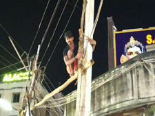 என் சாவியை தரப்போறீங்களா இல்லையா? போலீசாருக்கு கெத்து மிரட்டல் விடுத்த ரமேஷ்